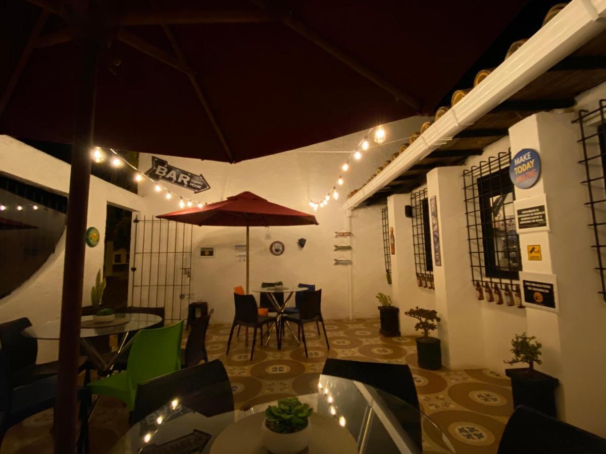 Club Aviva Guatavita - Hostel - Restaurante, Disco & Bar Экстерьер фото
