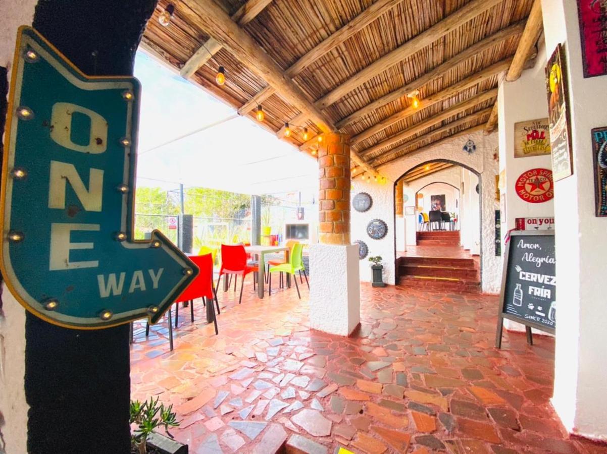 Club Aviva Guatavita - Hostel - Restaurante, Disco & Bar Экстерьер фото