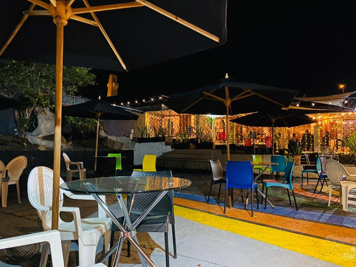 Club Aviva Guatavita - Hostel - Restaurante, Disco & Bar Экстерьер фото