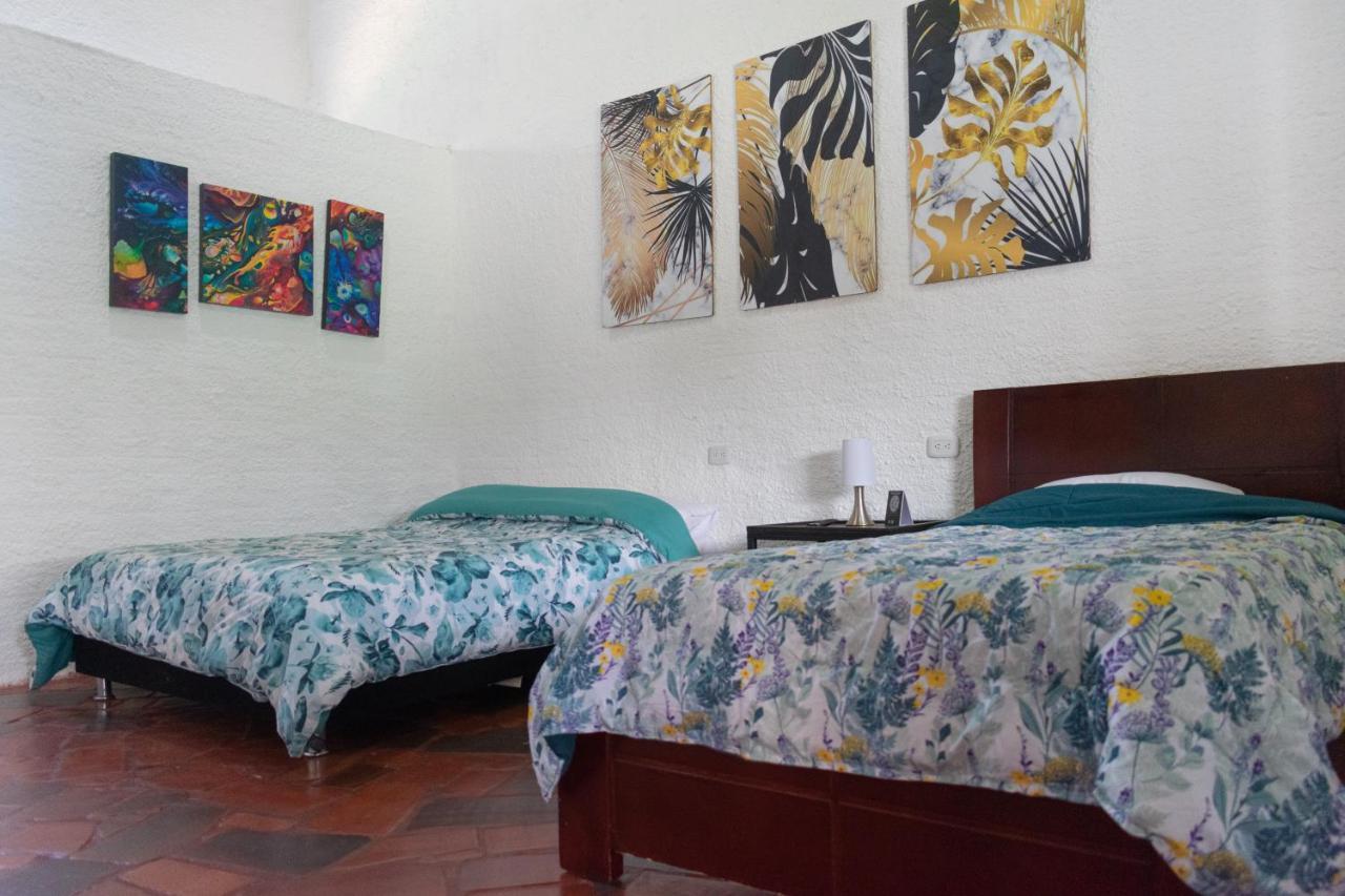 Club Aviva Guatavita - Hostel - Restaurante, Disco & Bar Экстерьер фото